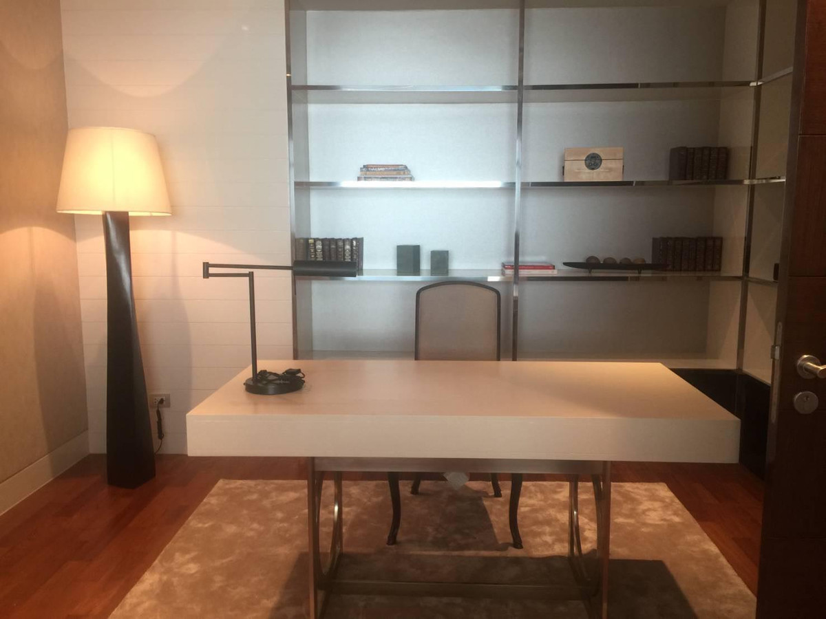 For RentCondoWitthayu, Chidlom, Langsuan, Ploenchit : ✨Luxury condo for rent with 5-star hotel service at The St. Regis Bangkok, 3 bedrooms, fully furnished, connected to BTS Ratchadamri, near Lumpini Park, One Bangkok.