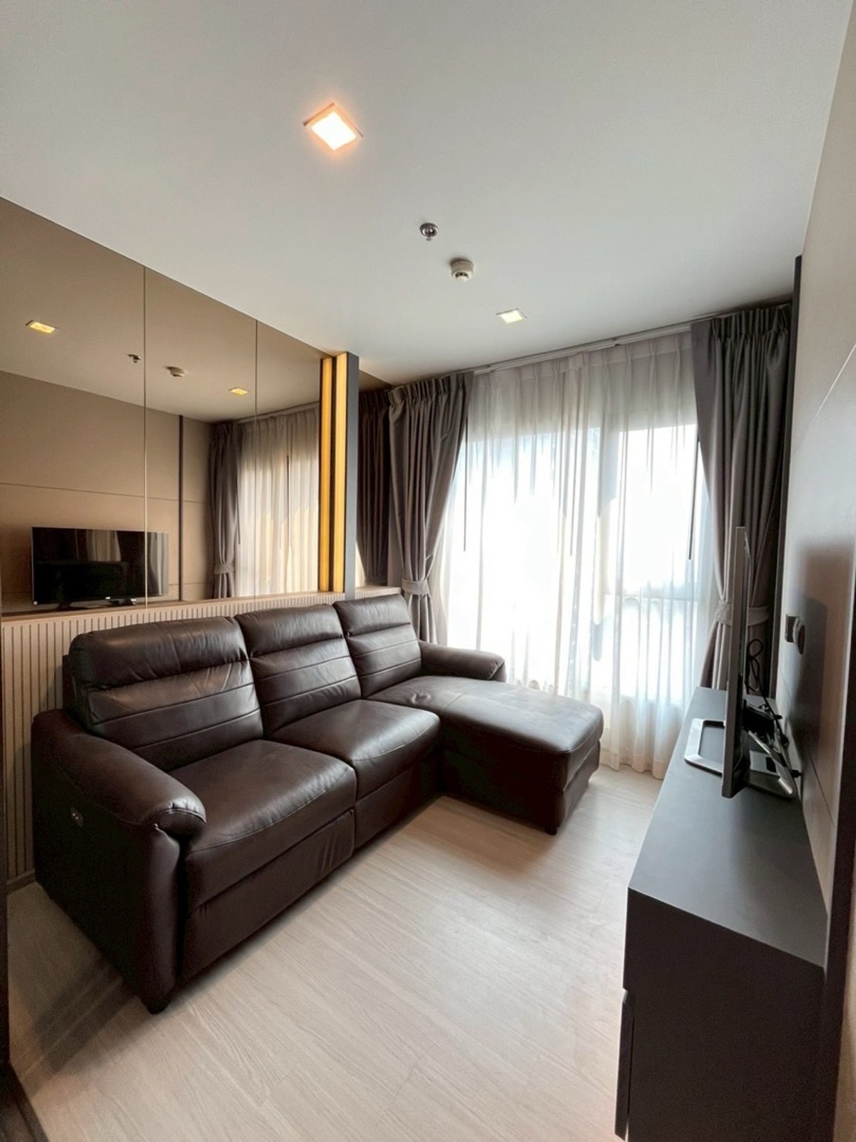 ให้เช่าคอนโดพระราม 9 เพชรบุรีตัดใหม่ RCA : LIFE ASOKE-RAMA9🌈 1BEDROOM PLUS 35sq.m Price 23k