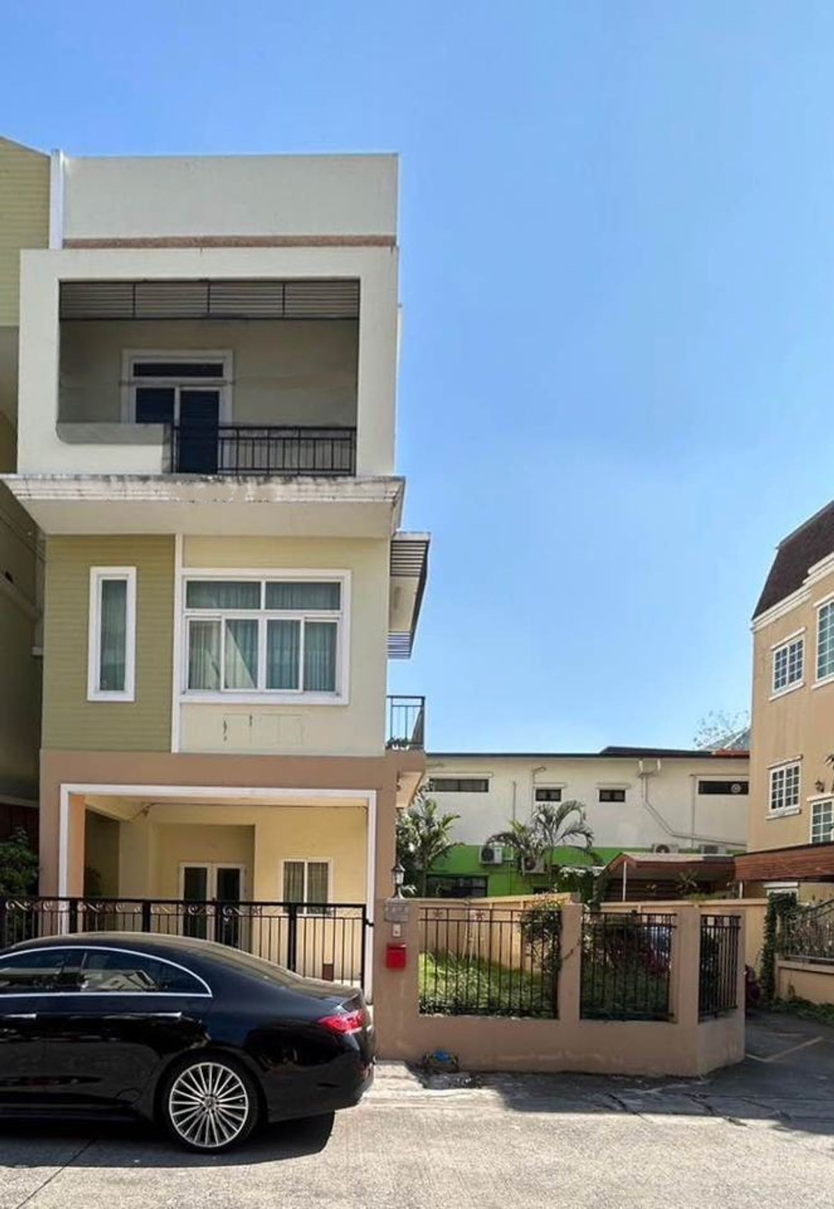 ให้เช่าบ้านนนทบุรี บางใหญ่ บางบัวทอง : บ้าน ทาวน์โฮม 3ชั้น เหมาะทำออฟฟิศ ปากซอยถนนโยธาธิการ ราชพฤกษ์-ท่าอิฐ