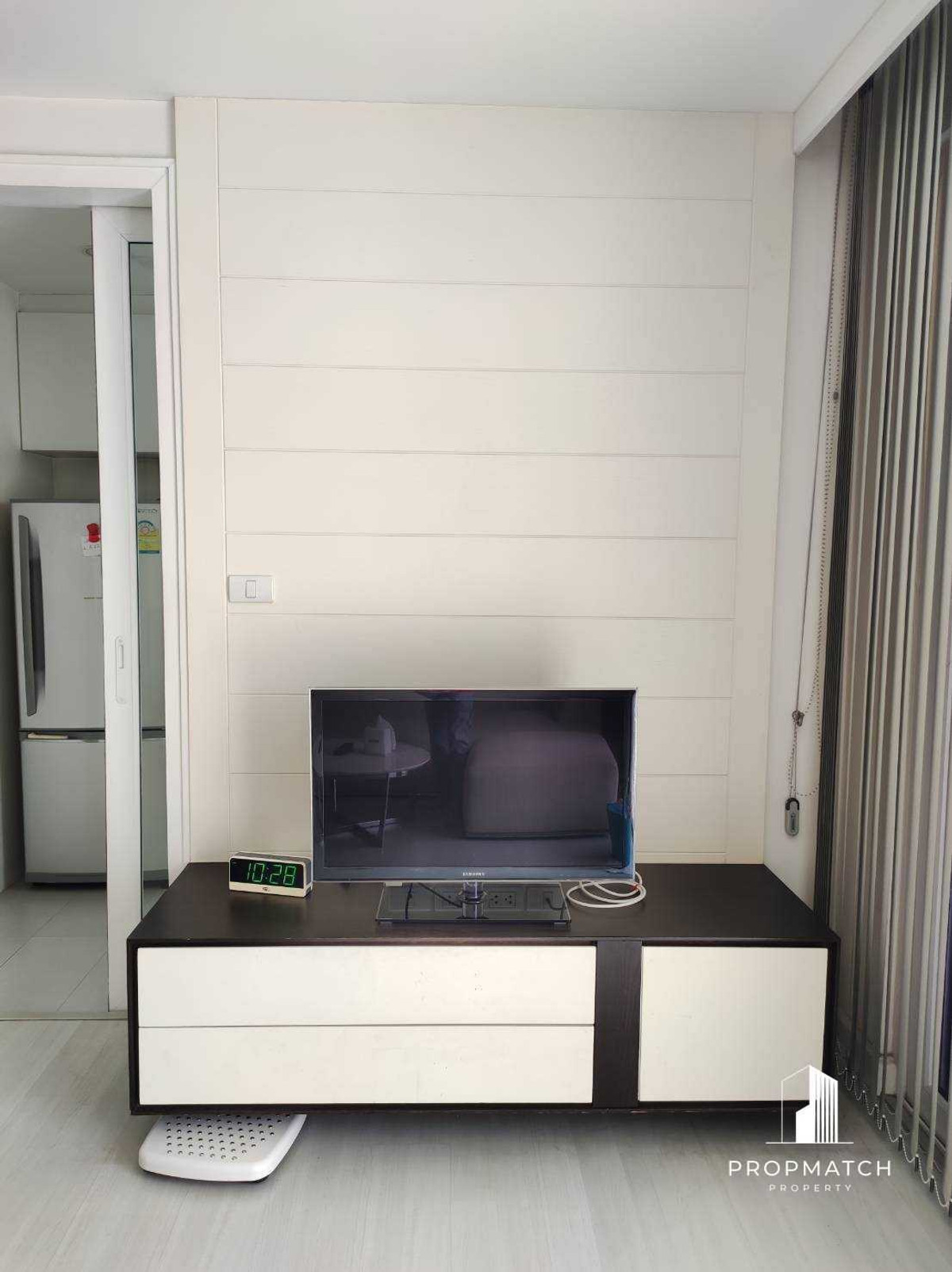 For RentCondoWongwianyai, Charoennakor : 📍The Bangkok Sathorn-Taksin 🛌 2 Bedroom 🚿2 Bathroom 🏬 4 Floor 📏 71 sq.m 📞0928895628 Line:plustor_ss