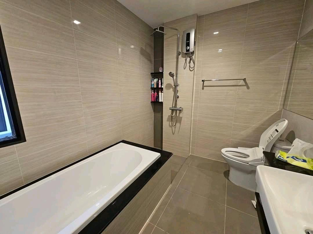 ให้เช่าบ้านพระราม 5 ราชพฤกษ์ บางกรวย : ให้เช่า  Bangkok Boulevard บางกอก บูเลอวาร์ด สาทร-ปิ่นเกล้า2 /4ห้องนอน 4ห้องน้ำ/ ที่ดิน 82.4วา / ใช้สอย 248ตรม.  ใกล้เซ็นทรัลเวสต์วิลล์