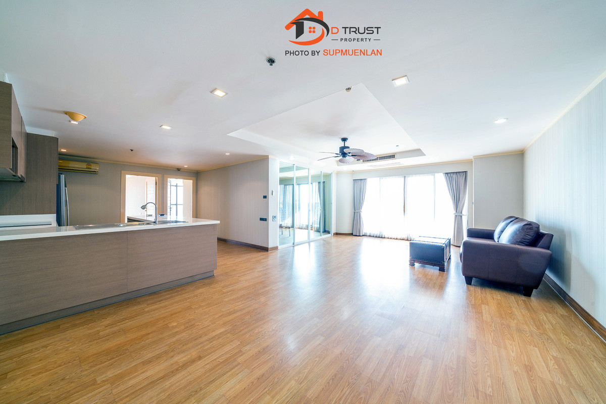 For SaleCondoSilom, Saladaeng, Bangrak : Selling cheapest! State Tower Silom 192 sq m, 4BR, 37th floor, river curve view, only 23.8 million baht.