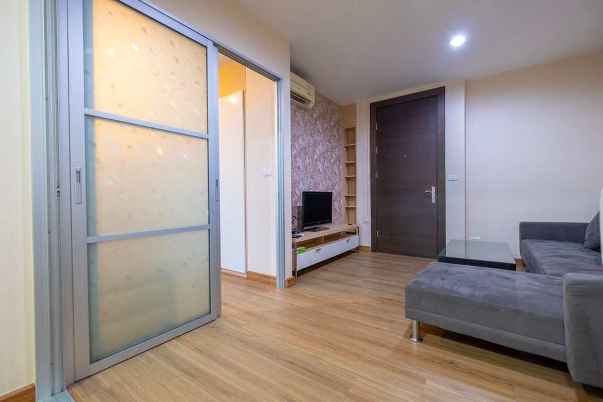 For RentCondoRatchadapisek, Huaikwang, Suttisan : For rent, Rhythm Ratchada, large room, 46.5 sq m, high floor, beautiful view, fully furnished, ready to move in.