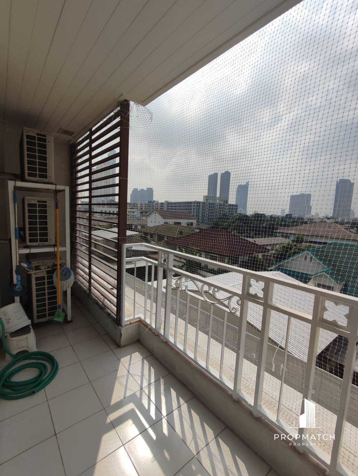 For RentCondoWongwianyai, Charoennakor : 📍The Bangkok Sathorn-Taksin 🛌 2 Bedroom 🚿2 Bathroom 🏬 4 Floor 📏 71 sq.m 📞0928895628 Line:plustor_ss