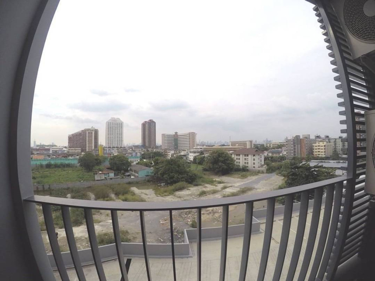 For RentCondoBangna, Bearing, Lasalle : Condo for Rent: Ideo O2 Near BTS Bang Na (approx. 300 meters)