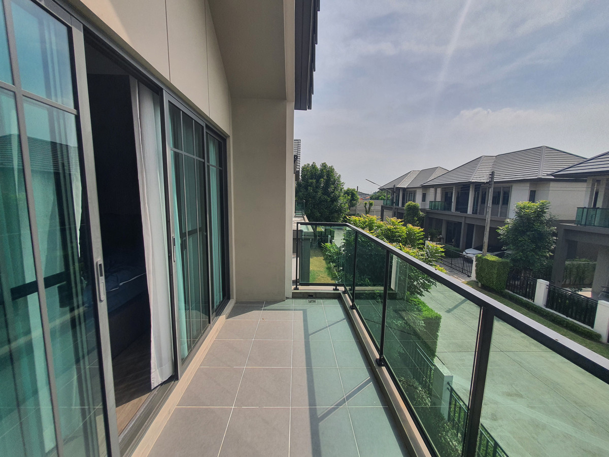 For SaleHousePinklao, Charansanitwong : Luxurious detached house next to the main road, Phutthamonthon Sai 4, Nordic design, ready to move in, Bangkok Boulevard Pinklao-Phetkasem, complete functions, 4 bedrooms, luxurious clubhouse, tight security. Worth the location!