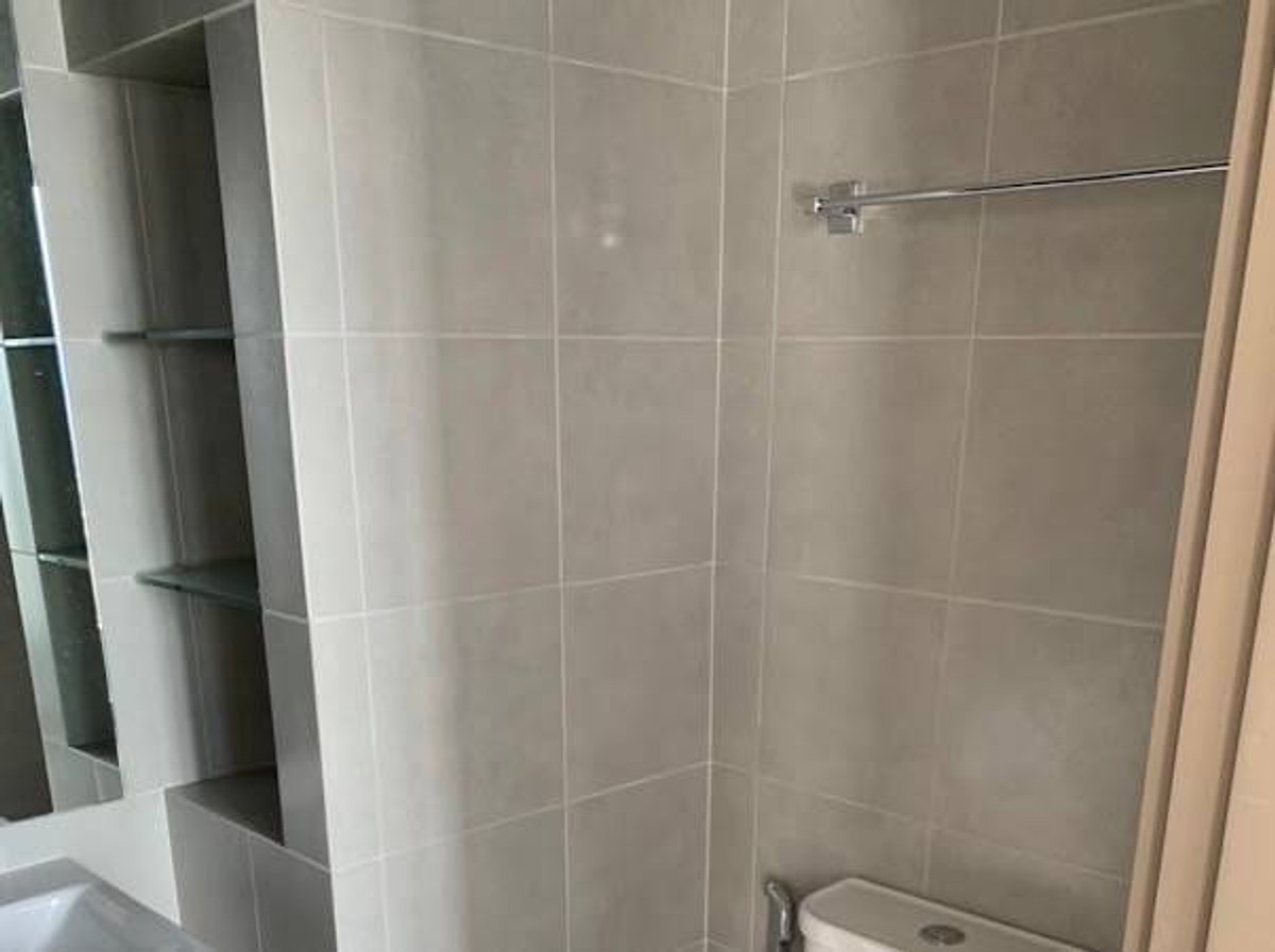 For RentCondoBangna, Bearing, Lasalle : Condo for Rent: Ideo O2 Near BTS Bang Na (approx. 300 meters)