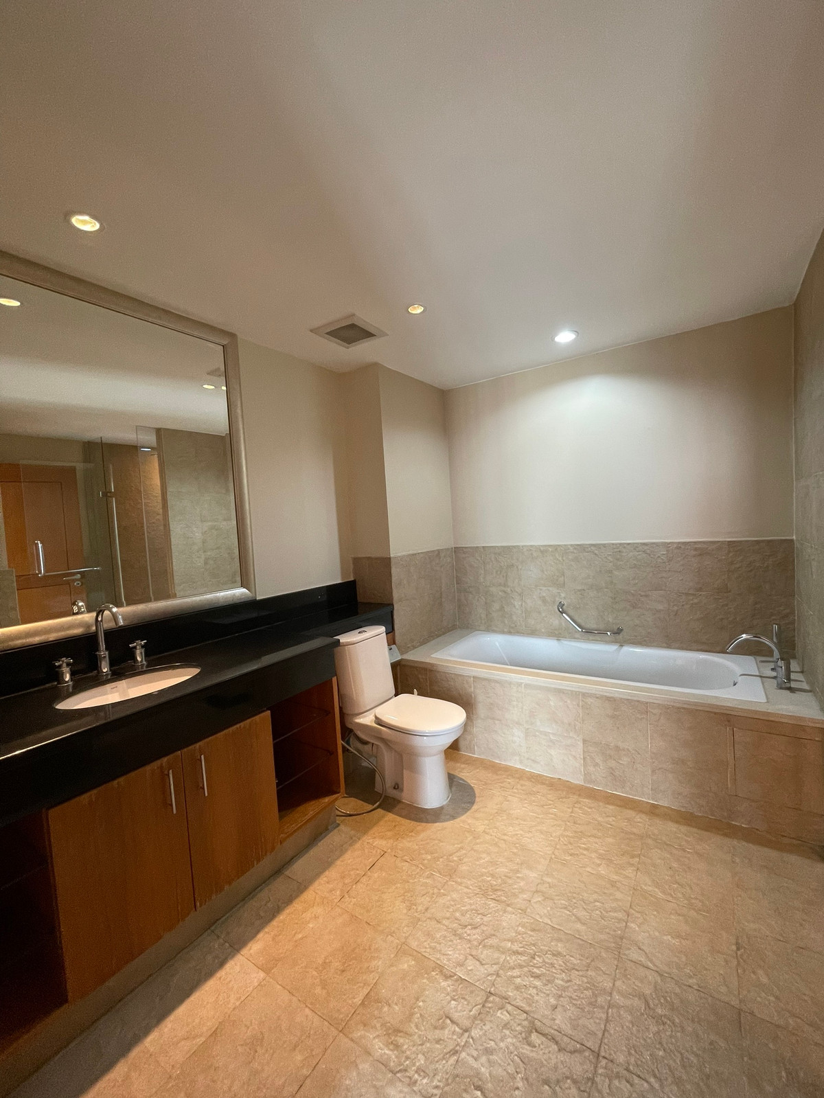 ให้เช่าคอนโดสาทร นราธิวาส : ปล่อยเช่าคอนโด Ascott Sathorn Bangkok ใกล้ BTS เซนต์หลุยส์ ห้องสวย ห้องใหญ่ พร้อมเข้าอยู่