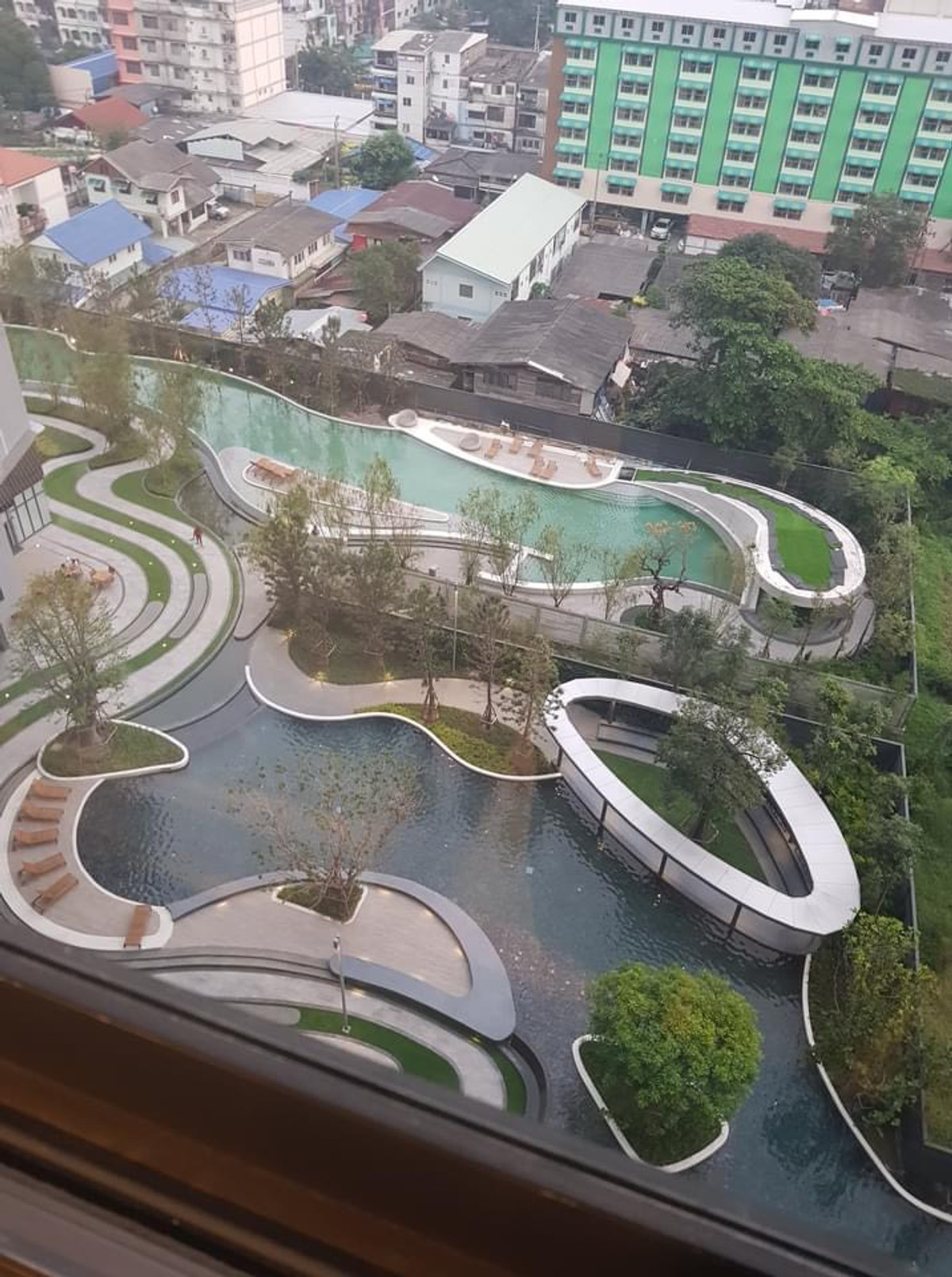 For RentCondoBangna, Bearing, Lasalle : Condo for Rent: Ideo O2 Near BTS Bang Na (approx. 300 meters)