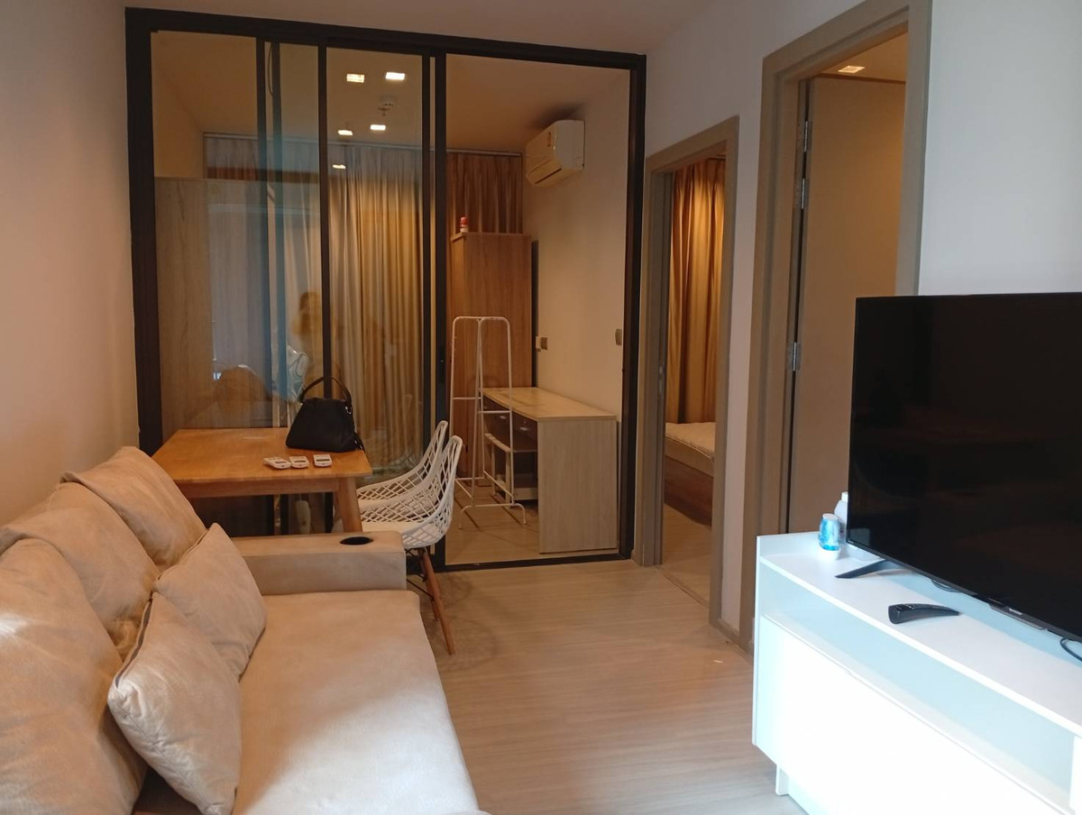 For SaleCondoRama9, Petchburi, RCA : 🔥 Urgent sale, corner unit Life Asoke–Rama 9 5.6 million baht, near MRT Rama 9 300 m. 🔥Urgent! Corner unit Life Asoke–Rama 9 5.6 MB, 300m to MRT Rama 9. 🔥急售！边角房 Life Asoke–Rama 9 560 meters away, MRT Rama 9 300 meters.