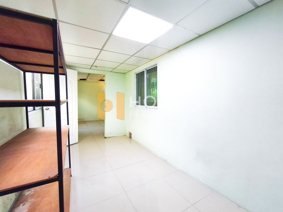 ขายบ้านลาดกระบัง สุวรรณภูมิ : งบไม่ถึง 5 ล้าน ทำเลอ่อนนุช ใกล้ ARL 🔥 ภัสสร เพรสทีจ อ่อนนุช / 3 ห้องนอน (ขาย), Passorn Prestige Onnut / 3 Bedrooms (FOR SALE) FONT050