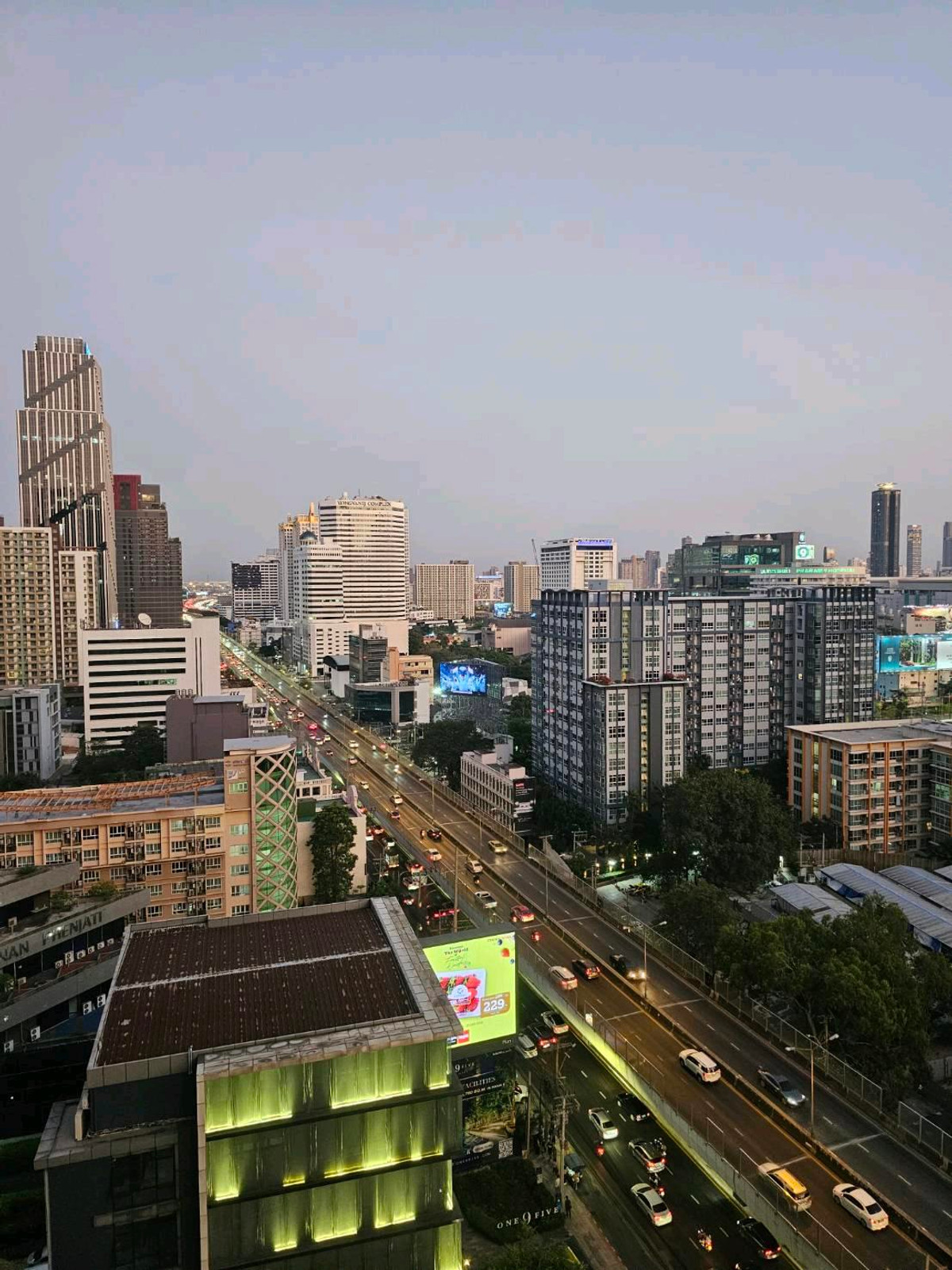 ให้เช่าคอนโดพระราม 9 เพชรบุรีตัดใหม่ RCA : 🔥ให้เช่าด่วน🔥Nue District R9 ห้องมุม ชั้นสูง พระราม 9 ใกล้ MRT แค่ไม่กี่ก้าว