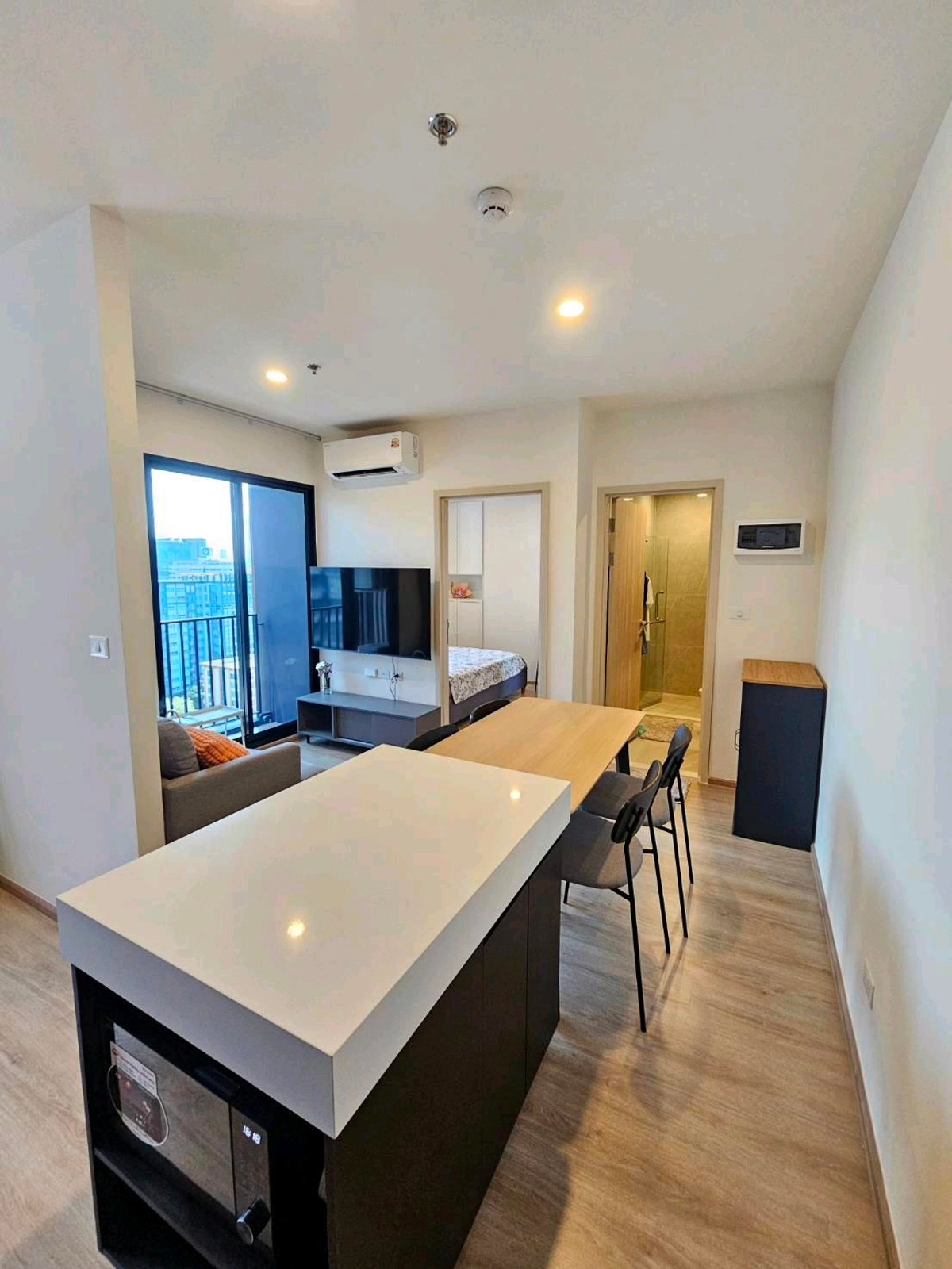 ให้เช่าคอนโดพระราม 9 เพชรบุรีตัดใหม่ RCA : 🔥ให้เช่าด่วน🔥Nue District R9 ห้องมุม ชั้นสูง พระราม 9 ใกล้ MRT แค่ไม่กี่ก้าว