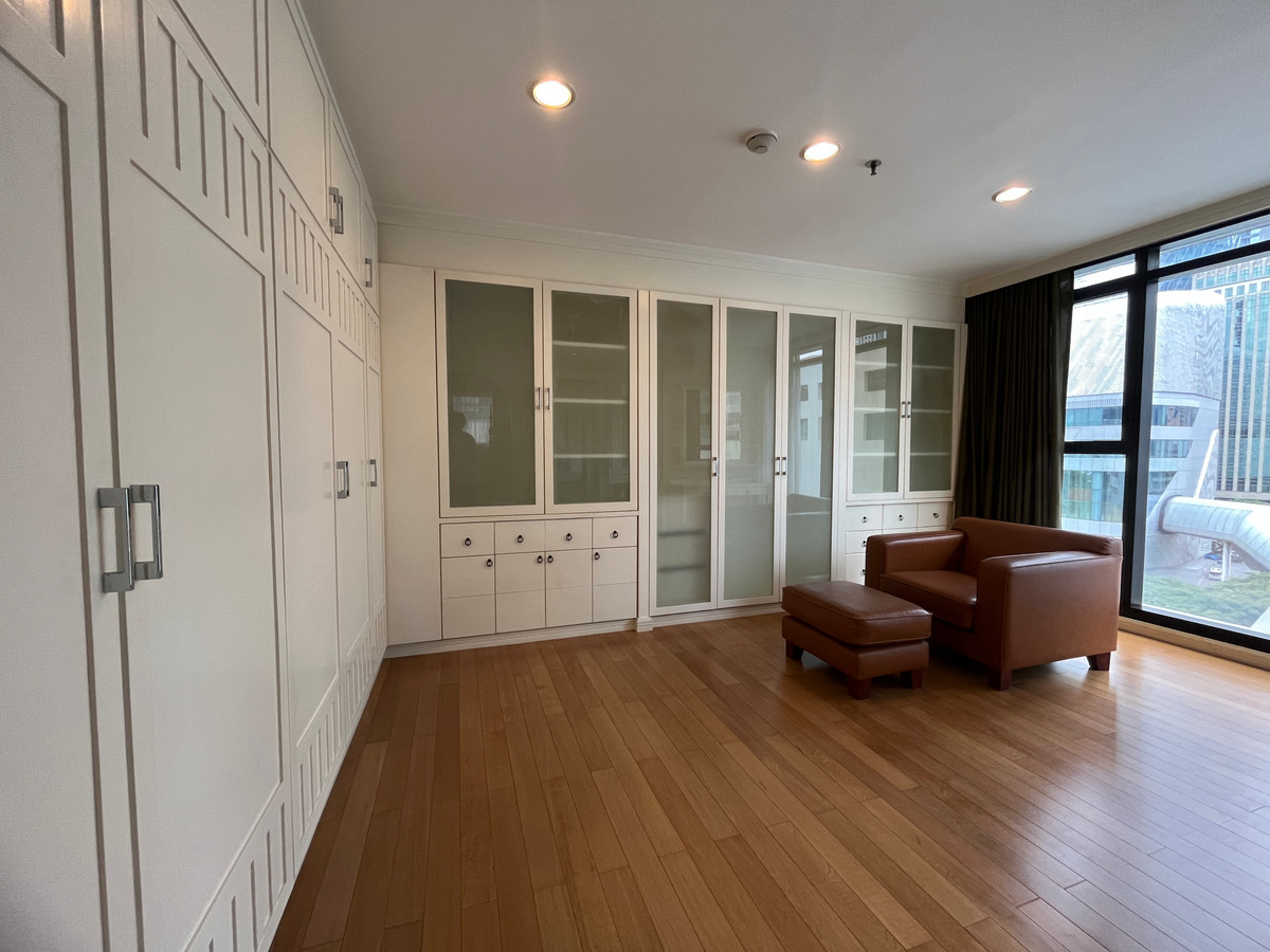 For RentCondoWitthayu, Chidlom, Langsuan, Ploenchit : ✨Condo for rent in Chidlom area at New House, 3 bedrooms, fully furnished, near Central Embassy, ​​Central Chidlom, centralwOrl, BTS Chidlom, Ploenchit, Lumpini Park, ready to move in.