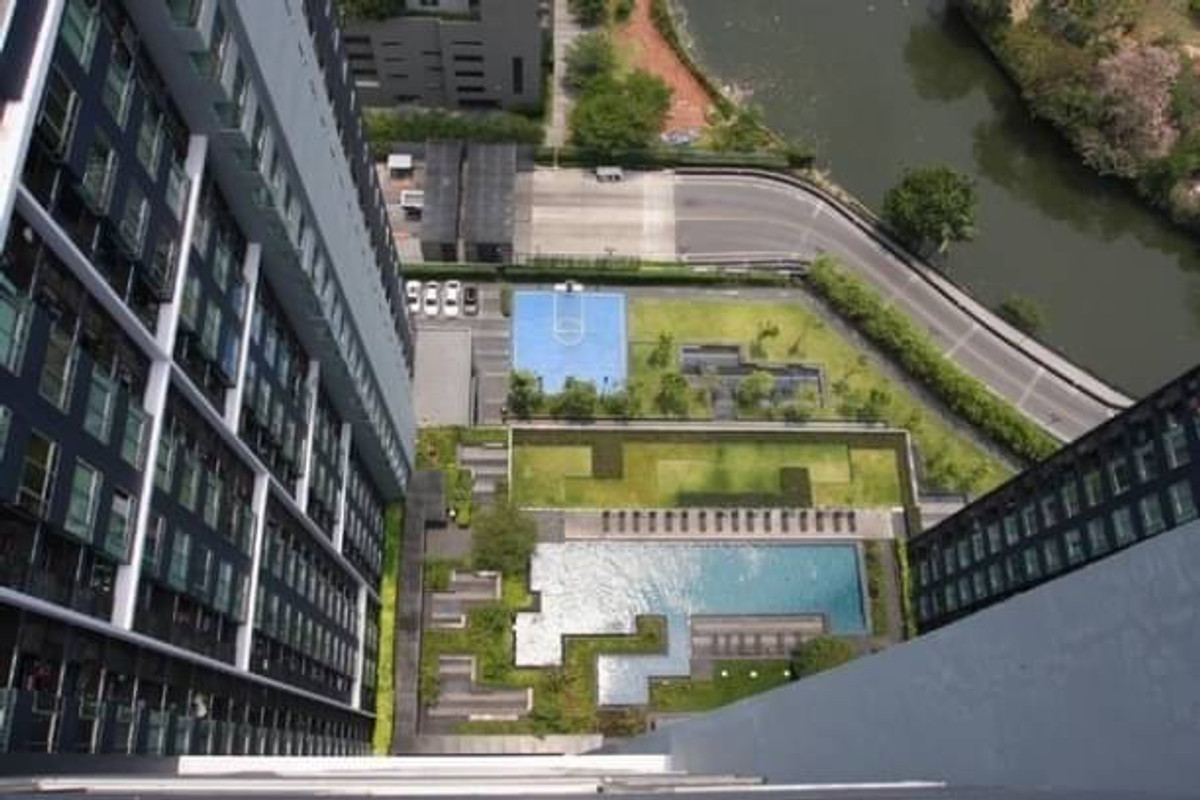 ให้เช่าคอนโดอ่อนนุช อุดมสุข : Condo for Rent: The Base Sukhumvit 77 Near BTS On Nut (approx. 800 meters)
