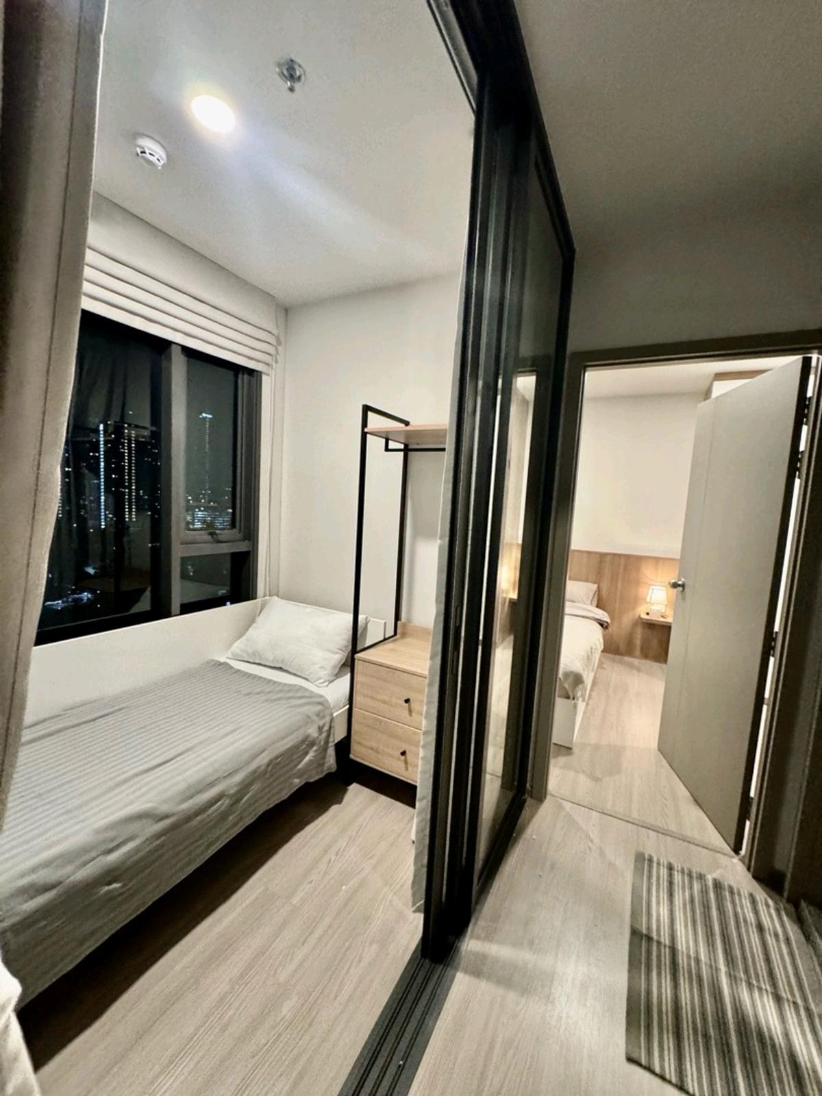 For RentCondoKhlongtoei, Kluaynamthai : ✨ 2 bedroom condo near BTS, ready to move in, small bedroom can be turned into a work room, meeting the needs of the WFH line ✨