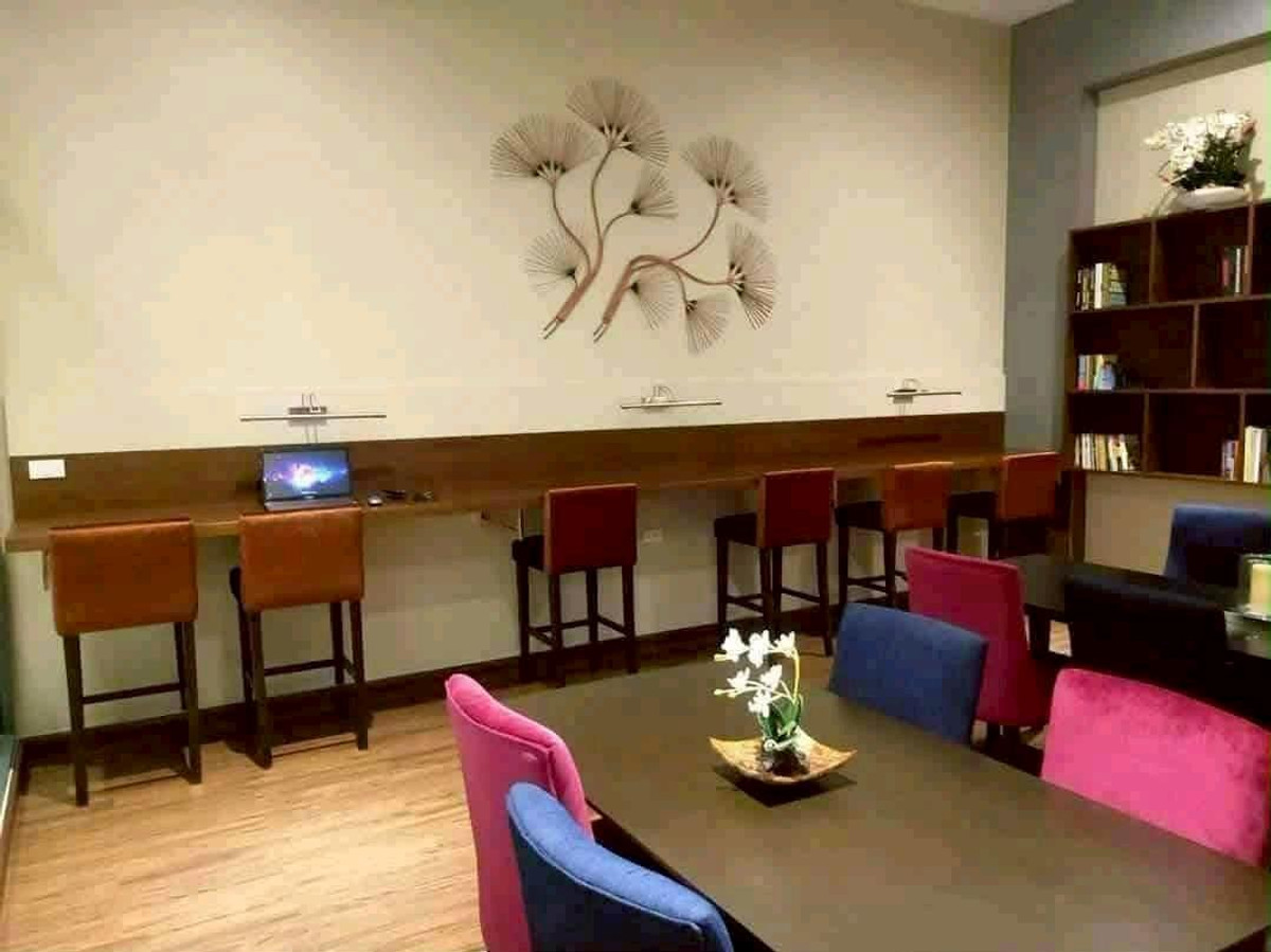 For RentCondoThaphra, Talat Phlu, Wutthakat : 2 bedroom condo near BTS Bang Wa Interchange, convenient travel.