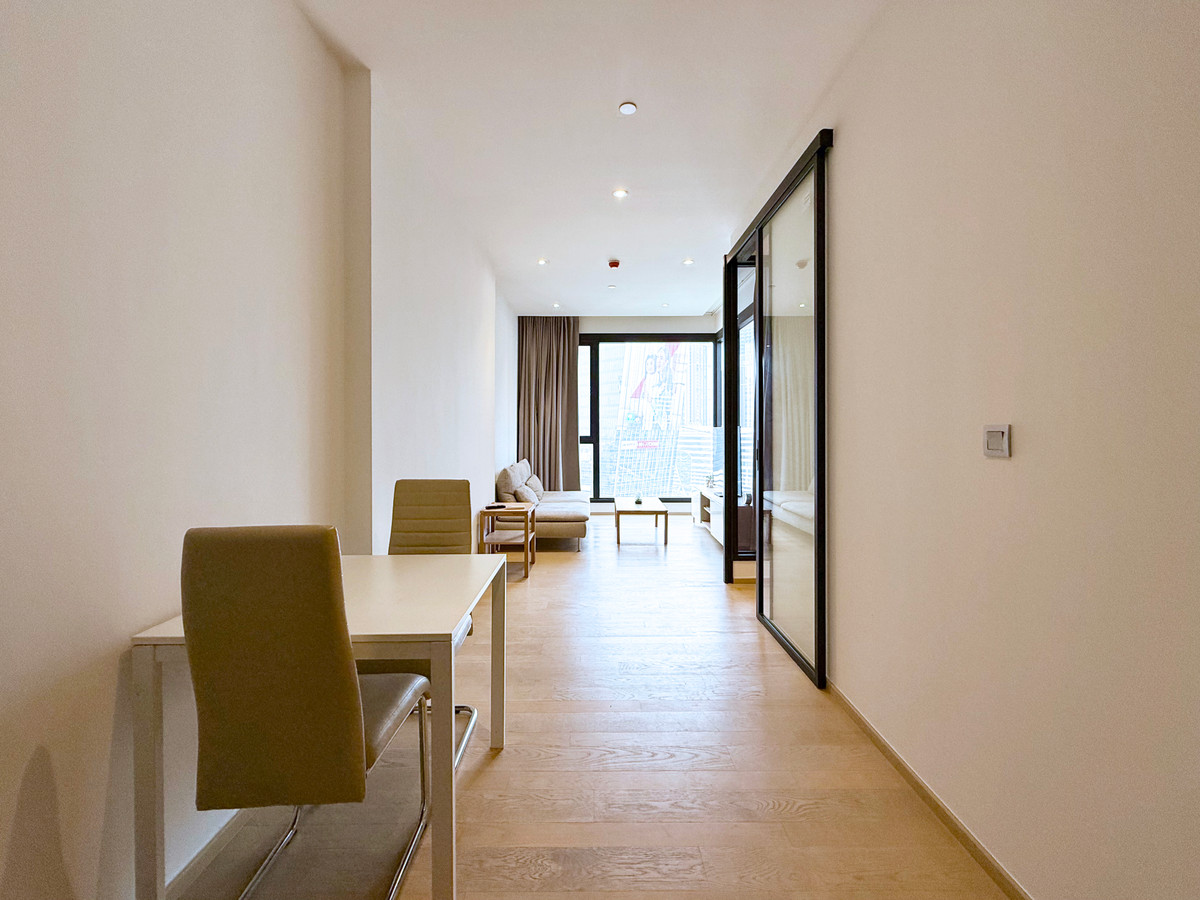 ให้เช่าคอนโดพระราม 9 เพชรบุรีตัดใหม่ RCA : 🚀 Ashton Rama9 - 42ตรม. 1นอน1น้ำ พร้อมอยู่ 092-545-6151 (ทีม)