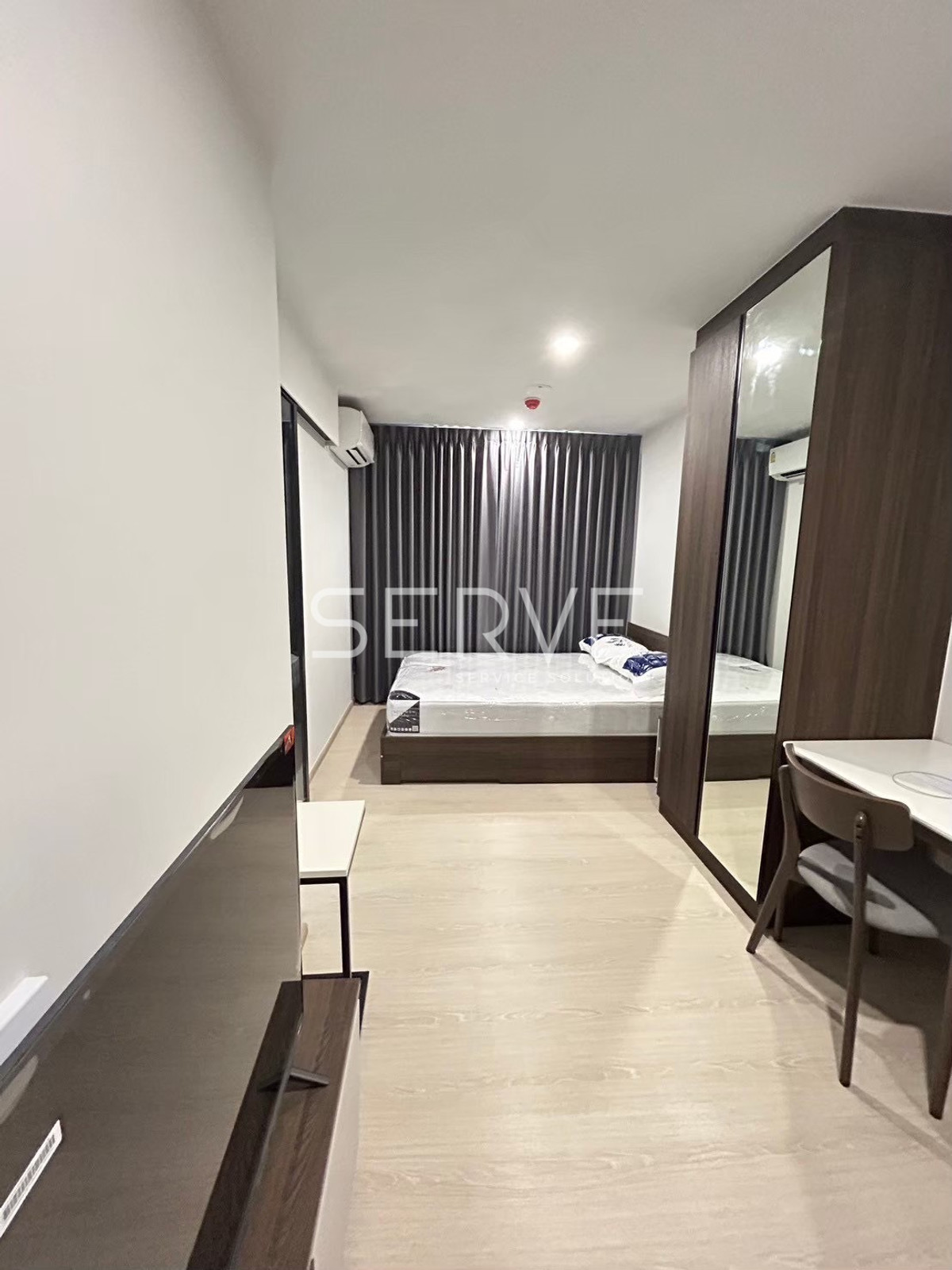 ให้เช่าคอนโดปทุมธานี รังสิต ธรรมศาสตร์ : สตูดิโอ 22 ตร.ม. ครัวปิด มีเครื่องซักผ้า คอนโดใหม่ ทำเลดี ใกล้ BTS คูคต 120 ม. ที่ Nue Cross Khu Khot Station / ให้เช่าคอนโด