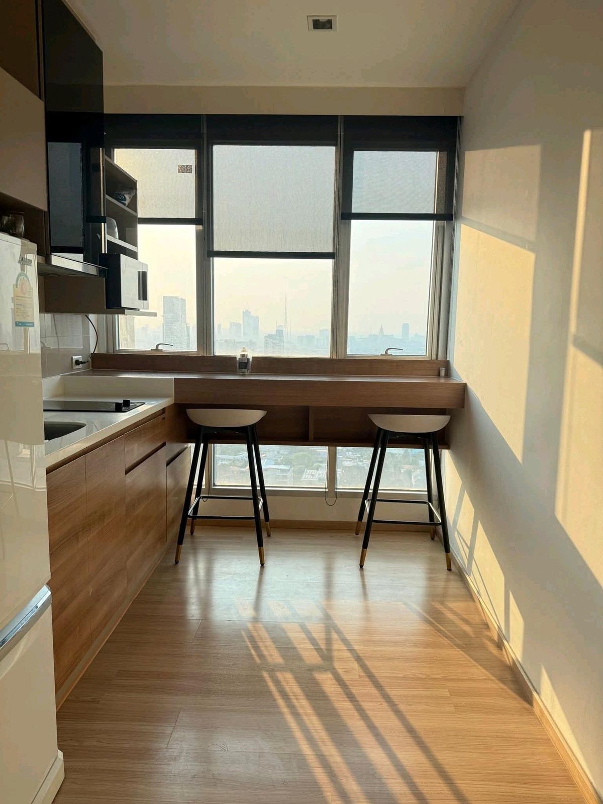 For RentCondoSapankwai,Jatujak : ✨ Condo, potential location, near BTS, convenient travel, high view, 32nd floor, good wind, beautiful city view ✨