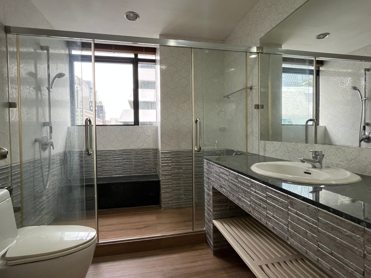 For RentCondoWitthayu, Chidlom, Langsuan, Ploenchit : ✨Condo for rent in Chidlom area at New House, 3 bedrooms, fully furnished, near Central Embassy, ​​Central Chidlom, centralwOrl, BTS Chidlom, Ploenchit, Lumpini Park, ready to move in.