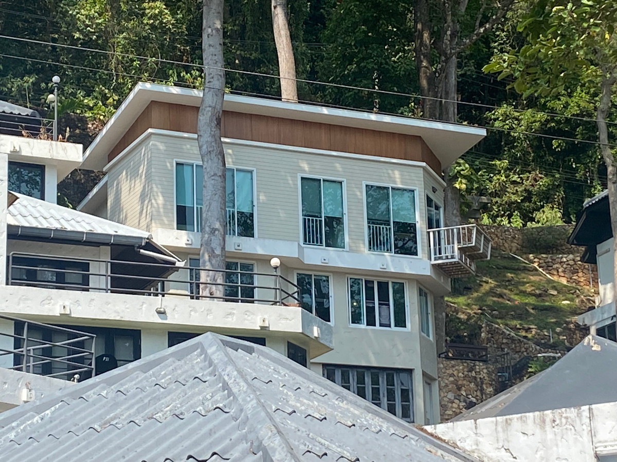 HouseRayong : Sale or rent 2 storey resort house, Hinsuay Namsai, Rayong 