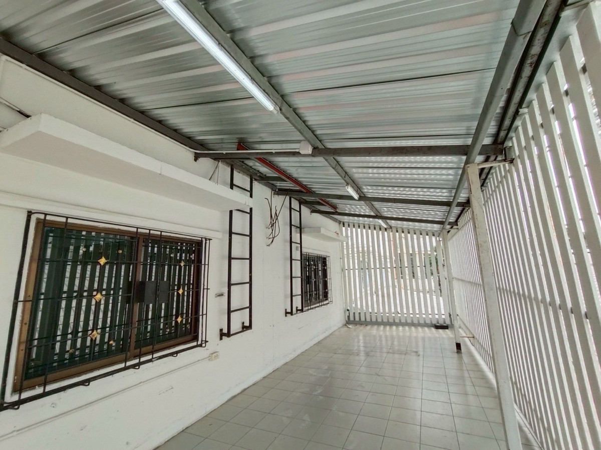 For RentShop HouseSathorn, Narathiwat : Commercial building for rent, 2 units, 4.5 floors, Narathiwat Ratchanakarin Road, CENTRAL Rama 3.