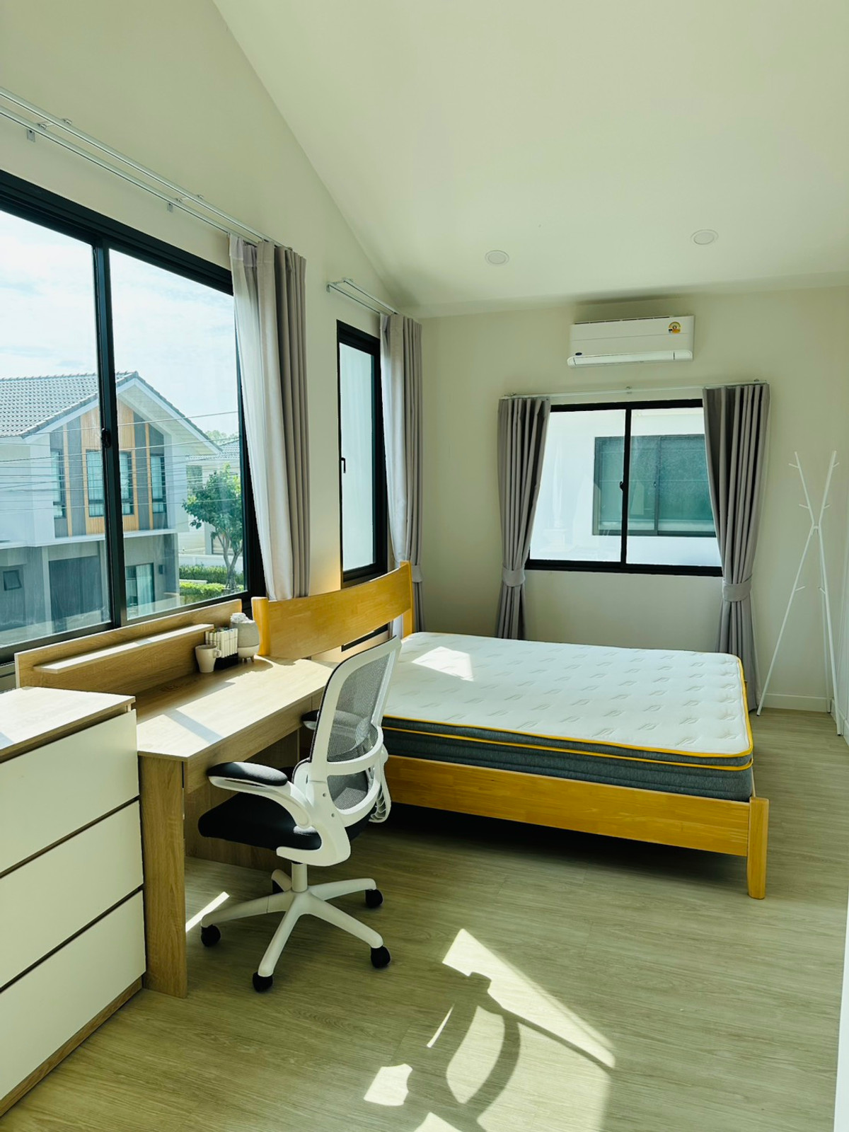 Chaengwatana, Muangthong : For sale and rent, 2-story semi-detached house, Perfect Park Chaengwattana, beautifully decorated, ready to move in.