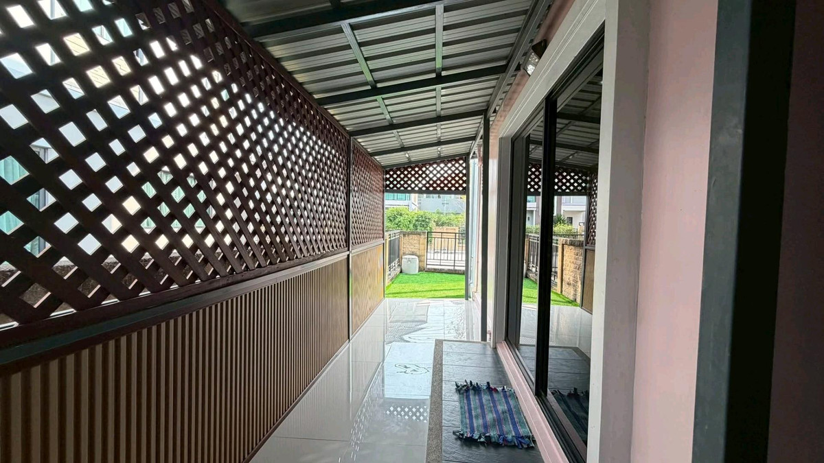 ให้เช่าบ้านปทุมธานี รังสิต ธรรมศาสตร์ : 💫 บ้านสวย บรรยากาศร่มรื่น ใกล้สโมสร ทำเลดีเข้า–ออกสะดวก เหมาะสำหรับครอบครัว 🏡💚 บ้านว่างพร้อมเข้าอยู่