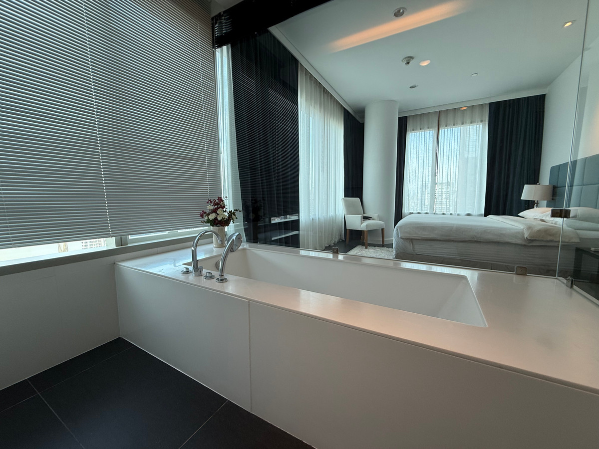 For RentCondoWitthayu, Chidlom, Langsuan, Ploenchit : 🏠✨ 185 Rajadamri | 3-Bedroom Condo for Rent (HBH-ST-196)