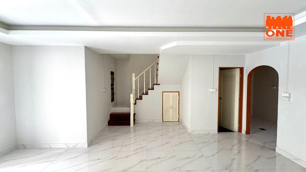 For SaleTownhomePathum Thani,Rangsit, Thammasat : Townhouse for Sale: Pruksa B Klong 3 – Pristine Condition (90%)
