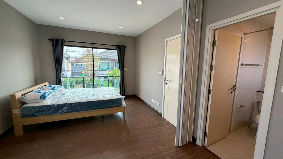 ให้เช่าบ้านปทุมธานี รังสิต ธรรมศาสตร์ : 💫 บ้านสวย บรรยากาศร่มรื่น ใกล้สโมสร ทำเลดีเข้า–ออกสะดวก เหมาะสำหรับครอบครัว 🏡💚 บ้านว่างพร้อมเข้าอยู่