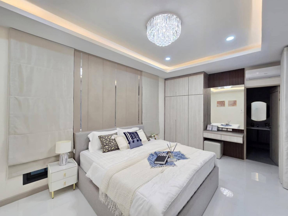 For SaleHousePattaya, Bangsaen, Chonburi : 🔥 Spacious 4 Bedroom House for Sale in Pattaya | 110 Sq.Wah | Near Tara Pattana & Phoenix | Only 11 MB 🔥