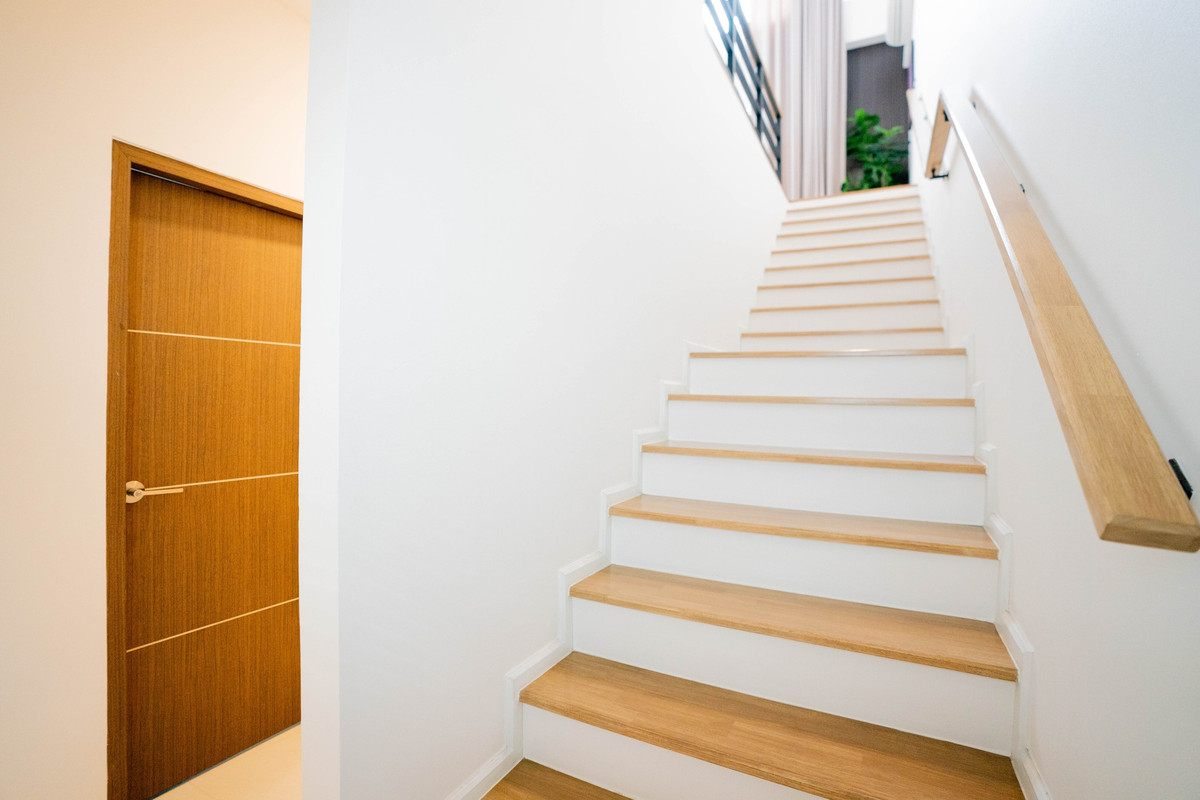 ขายทาวน์โฮมเลียบทางด่วนรามอินทรา : For sale Town house  in Liab Duan Ramintra! Easy to go ladprao and Ekkamai near Express way and Shopping mall