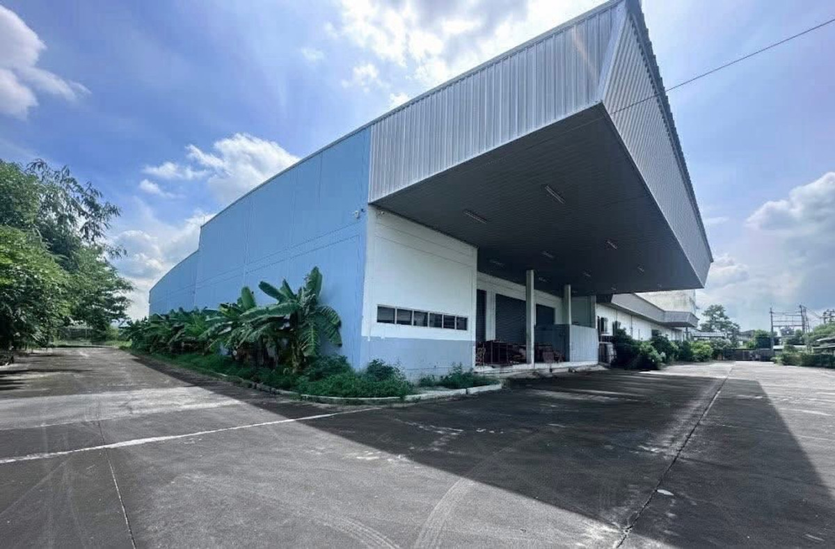 ขายโรงงานลาดกระบัง สุวรรณภูมิ : ขายโรงงาน ลาดกระบัง ผังเมืองสีม่วง พร้อมใบอนุญาตโรงงาน มีโกดังและออฟฟิศ พื้นที่ใช้สอย 6,700 ตร.ม ใกล้สนามบินสุวรรณภูมิ เหมาะลงทุนและดำเนินกิจการทันที