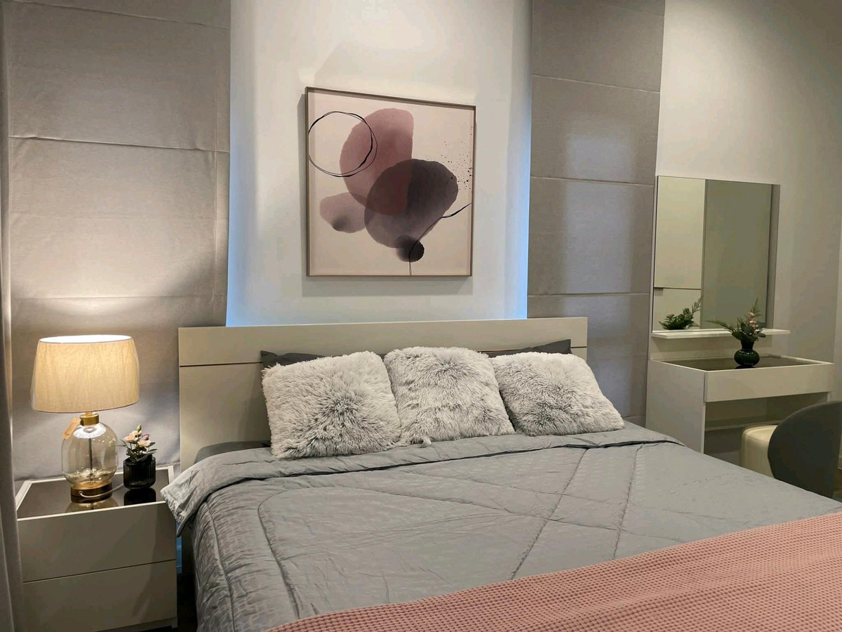 For RentHousePattanakan, Srinakarin : 🍃💫 Luxurious house in a potential location Next to an international school, ready to move in, suitable for families 👨‍👩‍👧‍👦✨