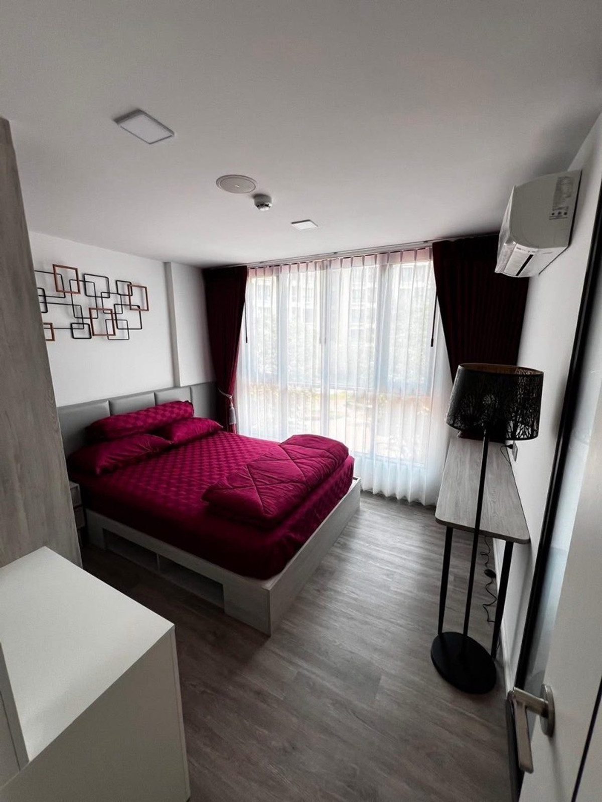 ให้เช่าคอนโดแจ้งวัฒนะ เมืองทอง : Atmos ศรีสมาน Condo ศรีสมาน  2ห้องนอน ขนาด34ตรม วิวสระว่ายน้ำ+ส่วนกลาง 14500/เดือน
📍 ใกล้ Robinson ศรีสมาน และสนามบิน