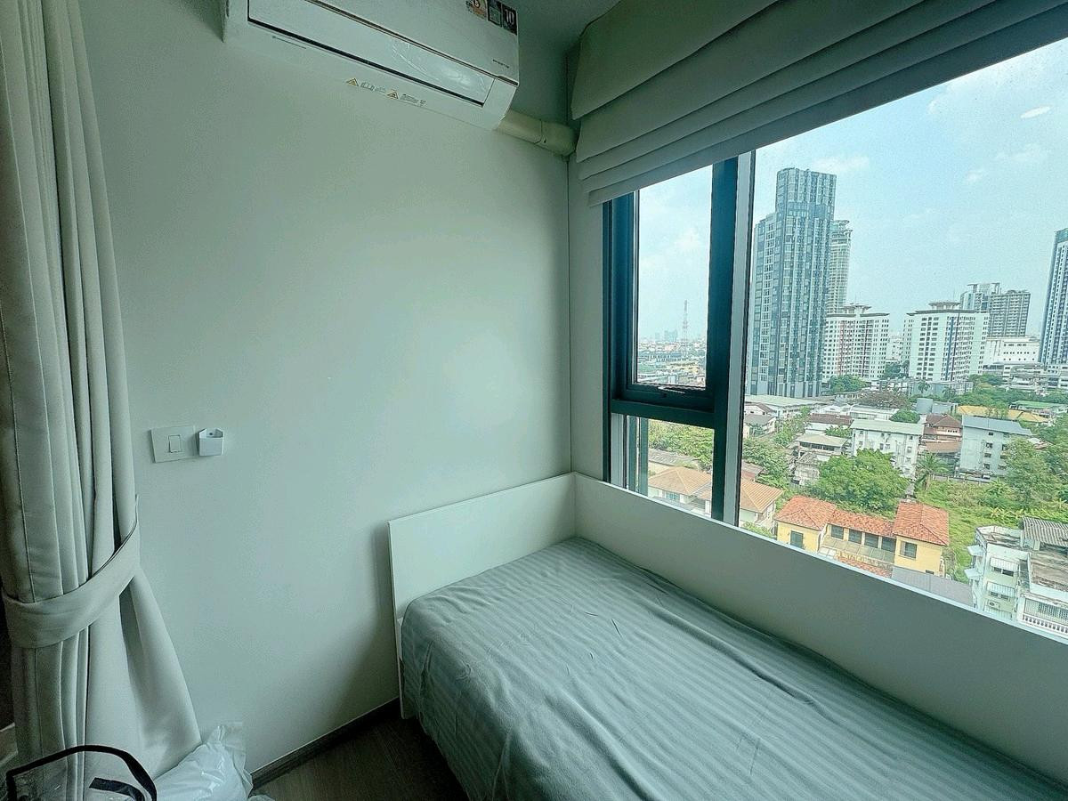 For RentCondoKhlongtoei, Kluaynamthai : ✨ 2 bedroom condo near BTS, ready to move in, small bedroom can be turned into a work room, meeting the needs of the WFH line ✨