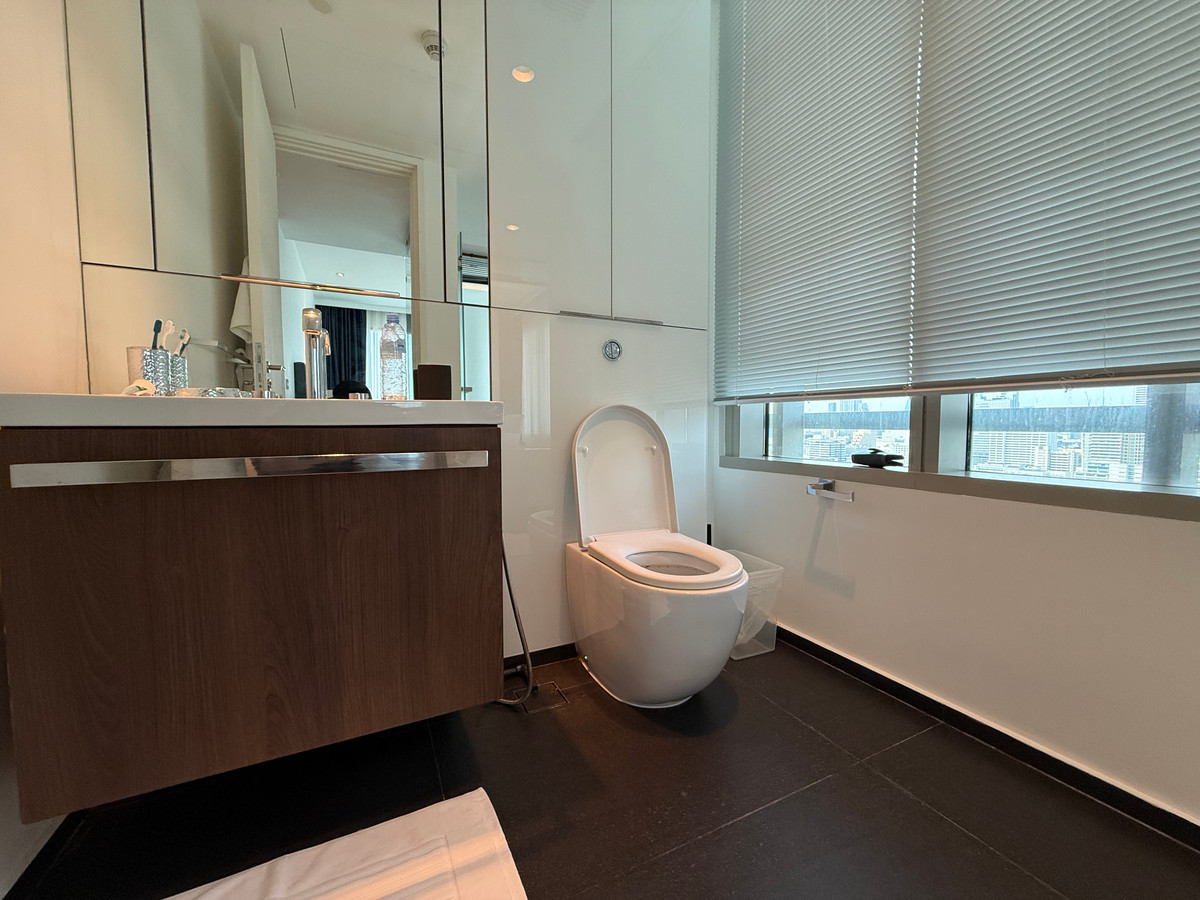 For RentCondoWitthayu, Chidlom, Langsuan, Ploenchit : 🏠✨ 185 Rajadamri | 3-Bedroom Condo for Rent (HBH-ST-196)