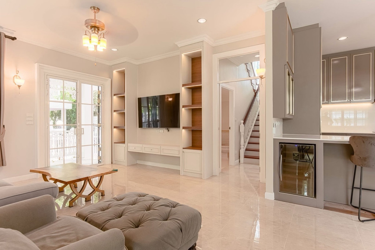 ให้เช่าบ้านบางนา แบริ่ง ลาซาล : ปล่อยเช่า บ้านเดี่ยว บางนา ศรีนครินทร์ | For Rent Single House at Bangna • Srinakharin by Fantasia Villa 4 Compound ใกล้ โรงเรียน บางกอกพัฒนา และ โรงเรียนนานาชาติ