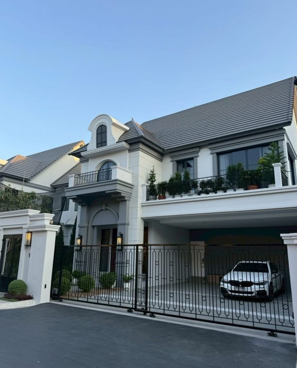 For RentHouseKasetsart, Ratchayothin : ให้เช่า โครงการบ้านเดี่ยว นาราสิริ วัชพล ราคา 180,000 บาท