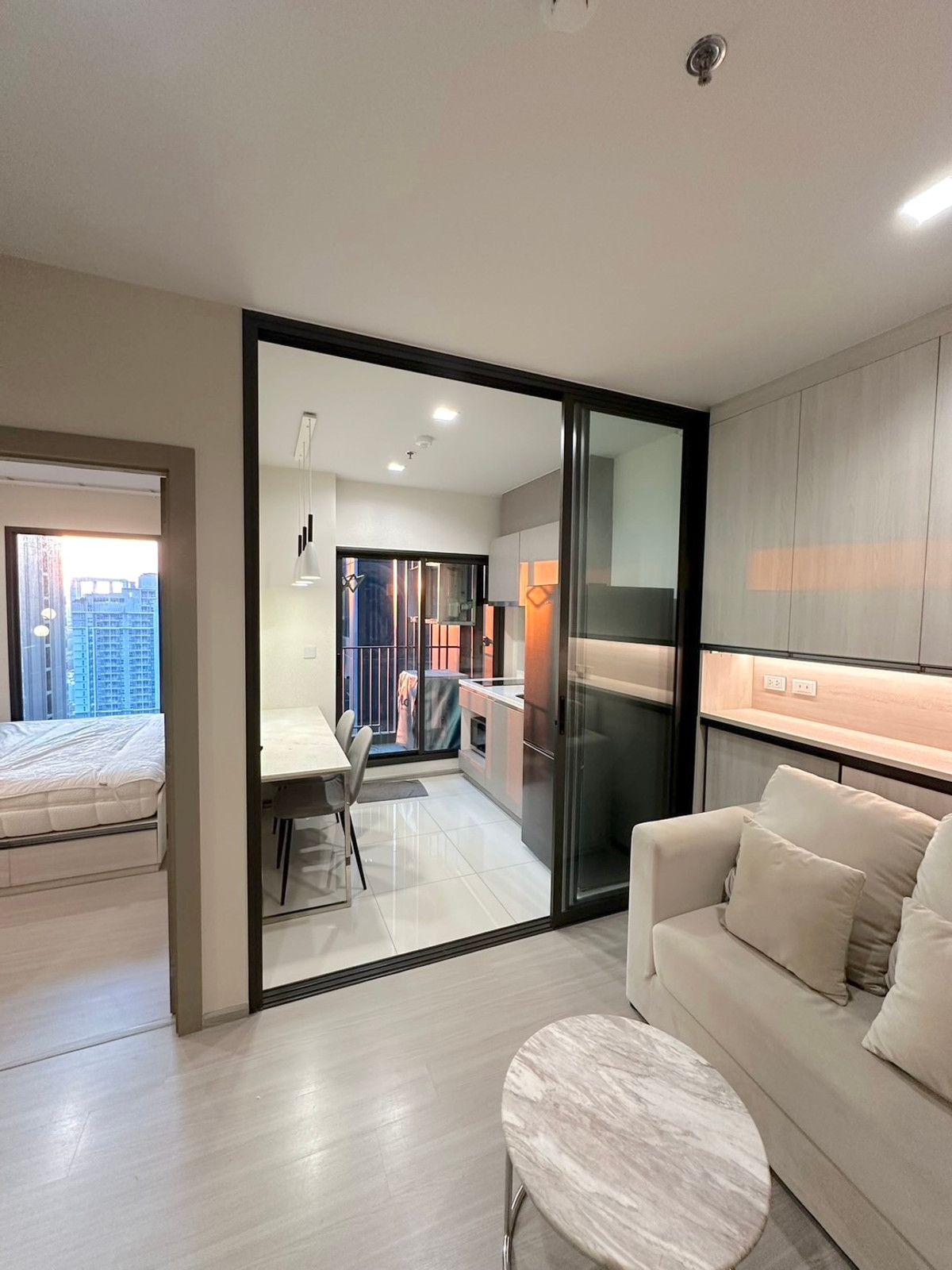 ขายคอนโดพระราม 9 เพชรบุรีตัดใหม่ RCA :  🔥 ขายด่วน 🔥  ถูก แต่งสวย ห้องสวย กว้าง  ขายหลายห้อง  Call : 0619824959 Line ID :  elegant.289