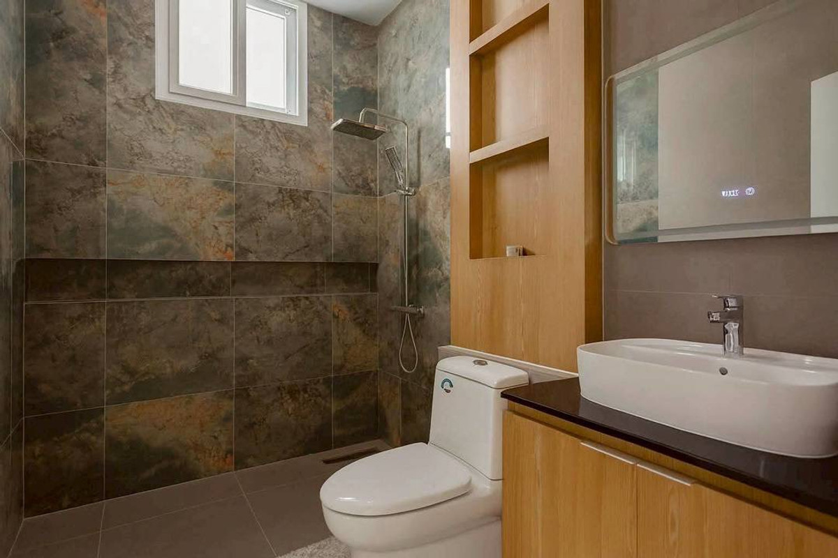 For SaleHousePattaya, Bangsaen, Chonburi : 🏡 5 Bedroom Pool-Ready Family Home | 101 Sq.wah | 8.98 MB 🔥 Prime Location Near Motorway