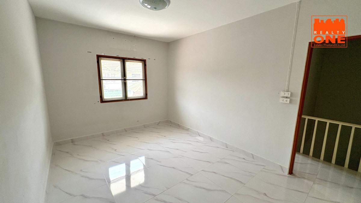 For SaleTownhomePathum Thani,Rangsit, Thammasat : Townhouse for Sale: Pruksa B Klong 3 – Pristine Condition (90%)