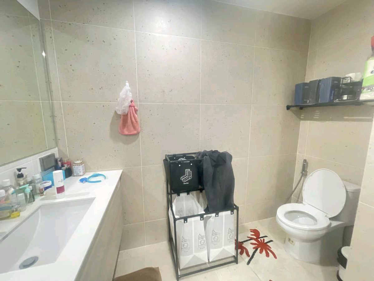 For SaleHome OfficeRathburana, Suksawat : Selling a fully furnished building on the corner.
 Nue Hype Suksawat 
Hybrid house