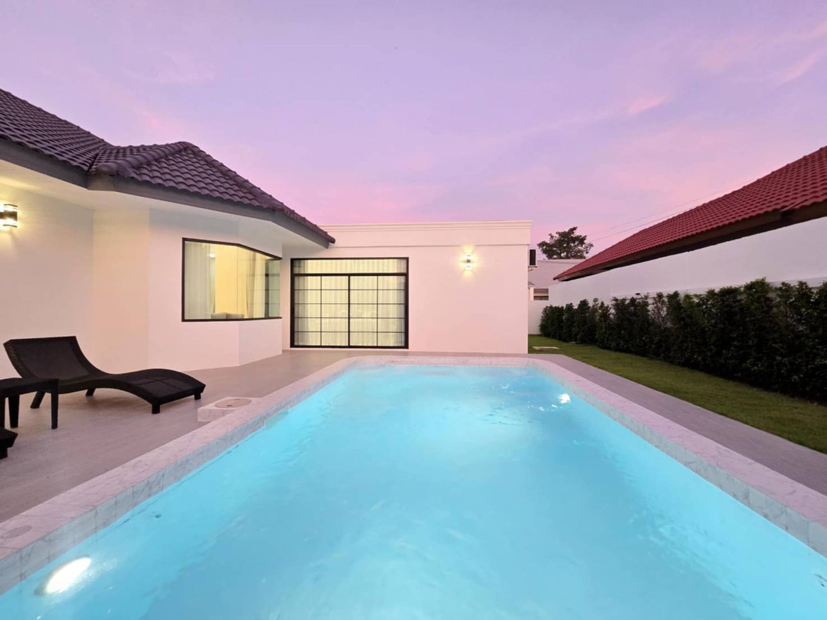 For SaleHousePattaya, Bangsaen, Chonburi : 🔥 Spacious 4 Bedroom House for Sale in Pattaya | 110 Sq.Wah | Near Tara Pattana & Phoenix | Only 11 MB 🔥