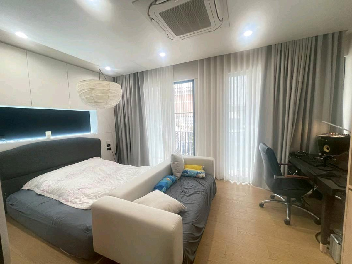 For SaleHome OfficeRathburana, Suksawat : Selling a fully furnished building on the corner.
 Nue Hype Suksawat 
Hybrid house