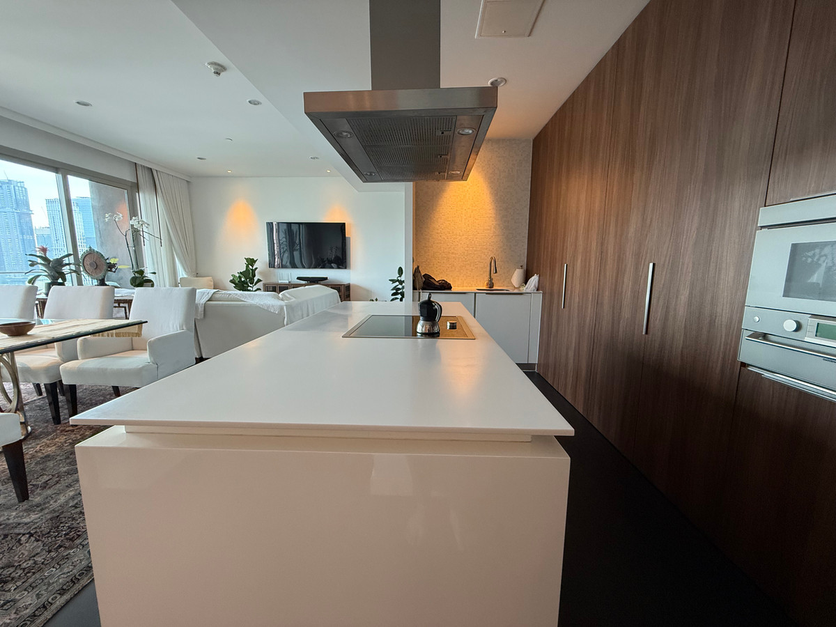 For RentCondoWitthayu, Chidlom, Langsuan, Ploenchit : 🏠✨ 185 Rajadamri | 3-Bedroom Condo for Rent (HBH-ST-196)