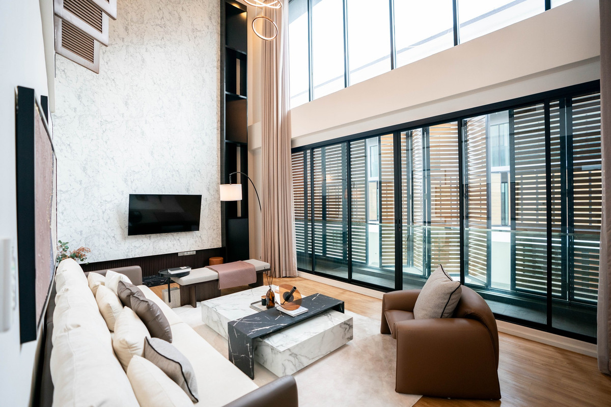 ขายทาวน์โฮมเลียบทางด่วนรามอินทรา : For sale Town house  in Liab Duan Ramintra! Easy to go ladprao and Ekkamai near Express way and Shopping mall