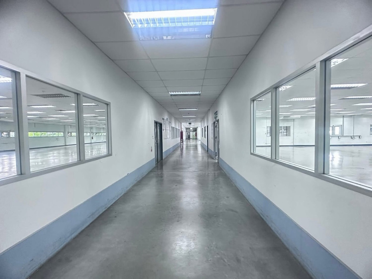 ขายโรงงานลาดกระบัง สุวรรณภูมิ : ขายโรงงาน ลาดกระบัง ผังเมืองสีม่วง พร้อมใบอนุญาตโรงงาน มีโกดังและออฟฟิศ พื้นที่ใช้สอย 6,700 ตร.ม ใกล้สนามบินสุวรรณภูมิ เหมาะลงทุนและดำเนินกิจการทันที